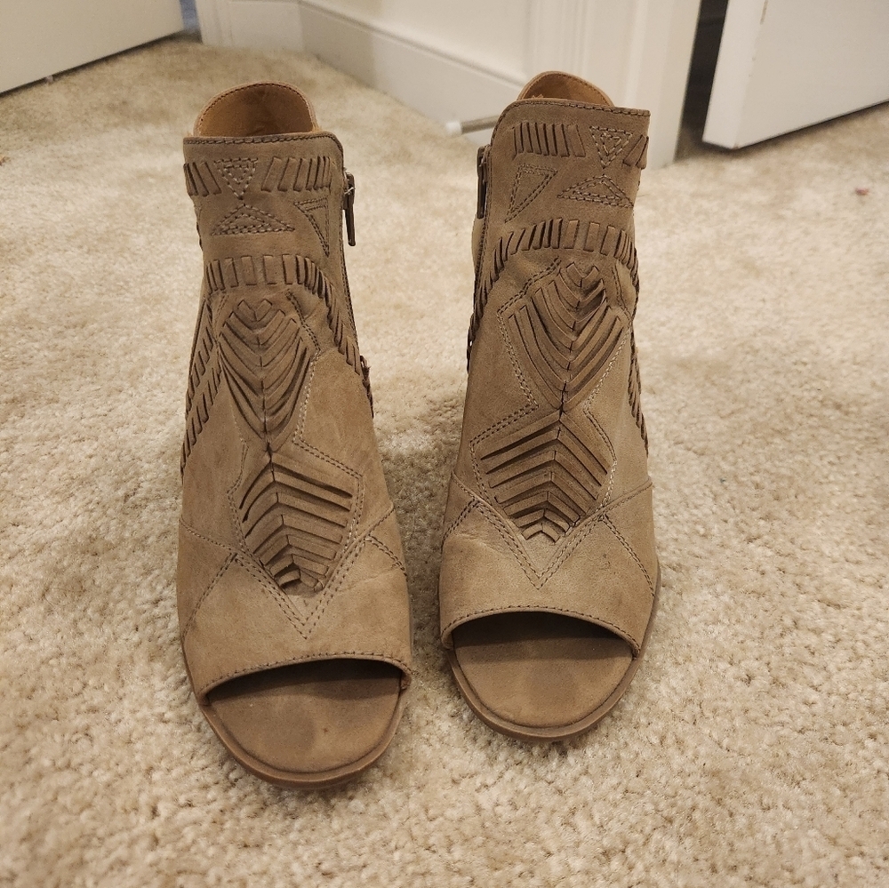 Universal Thread Edwina Open Toe Block Heel Booties Taupe Tan Women's Size 8.5